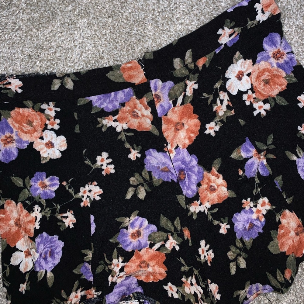 Forever 21 Multicolor Floral High Waist shorts - Picture 8 of 8